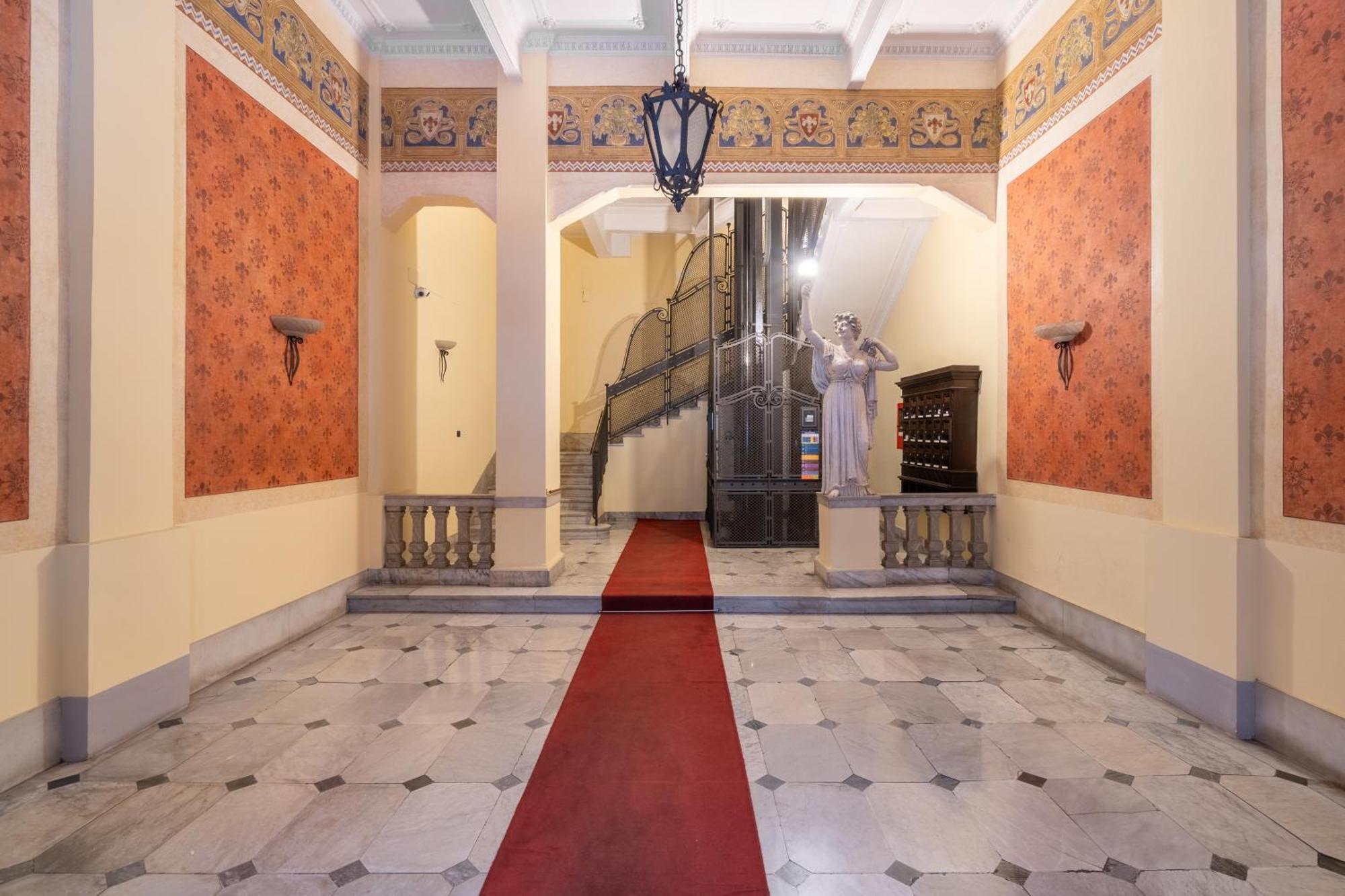 Palazzo Galeoni Luxury Suites Salerno Exteriör bild